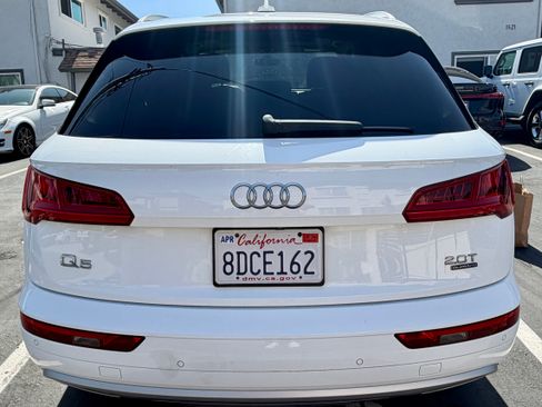 Used 2018 Audi Q5 2.0T Premium Plus w/ Premium Plus Package AWD/4WD image 2