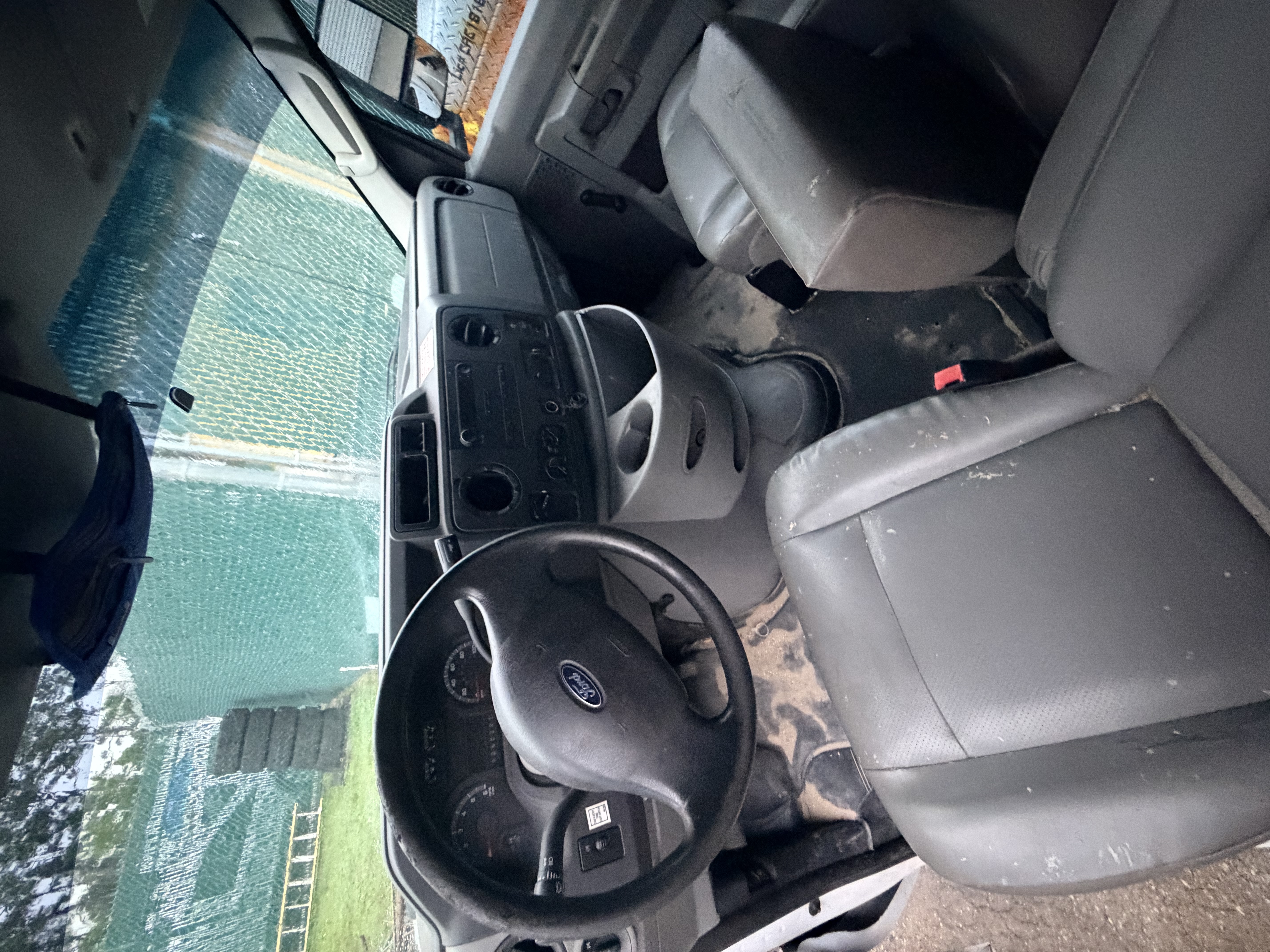 Used 2015 Ford E-350 and Econoline 350 Super Duty RWD image 6