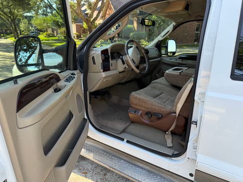 Used 2006 Ford F250 King Ranch image 9