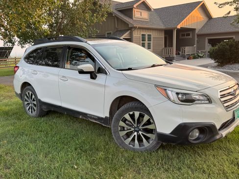 Used 2016 Subaru Outback 2.5i Limited AWD/4WD image 4