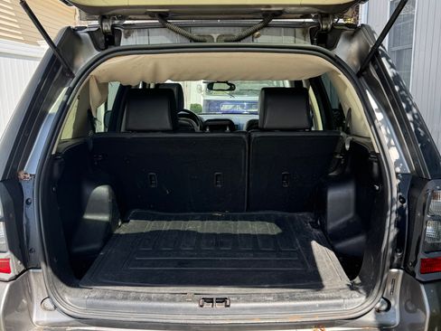 Used 2011 Land Rover LR2 HSE AWD/4WD image 12