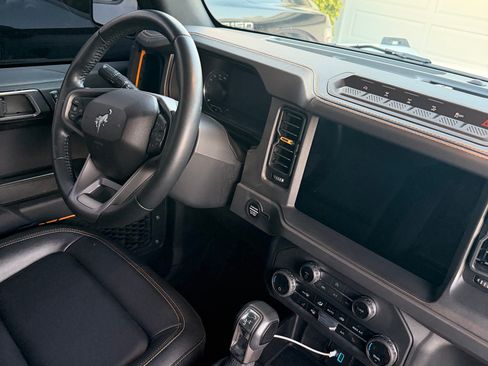 Used 2024 Ford Bronco Badlands w/ Sasquatch Package image 13