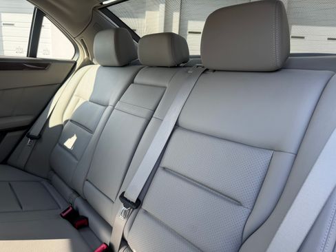 Used 2013 Mercedes-Benz E 350 Sedan image 18
