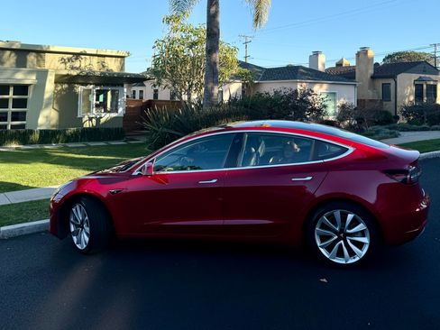 Used 2018 Tesla Model 3 Long Range image 15