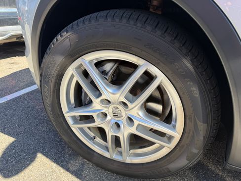 Used 2013 Porsche Cayenne image 5