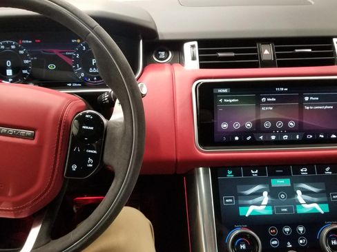 Used 2020 Land Rover Range Rover Sport HST image 9