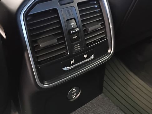 Used 2020 Porsche Macan S AWD/4WD image 17