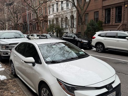 Used 2023 Toyota Corolla LE image 9