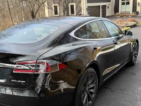 Used 2020 Tesla Model S Long Range Plus image 5