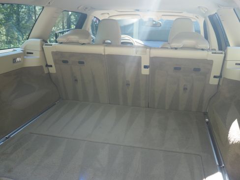 Used 2008 Volvo V70 FWD image 11