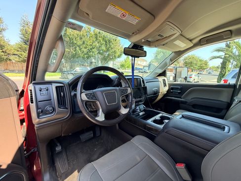 Used 2015 GMC Sierra 2500 Denali w/ Driver Alert Package RWD image 9