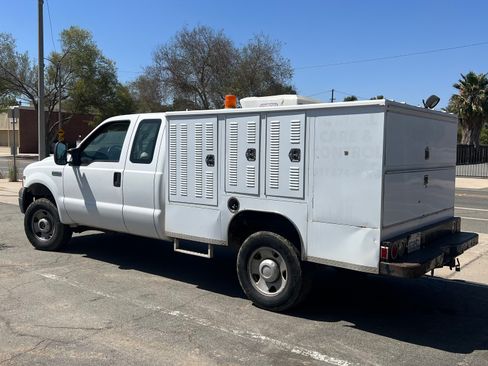 Used 2006 Ford F250 XLT AWD/4WD image 16