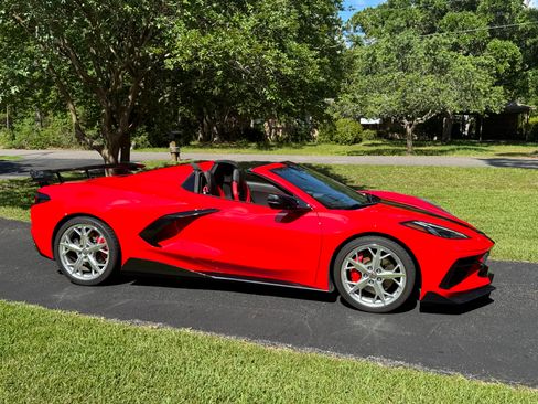 Used 2022 Chevrolet Corvette Stingray Premium Conv w/ Z51 Performance Package RWD image 8