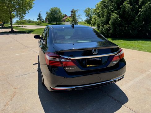 Used 2017 Honda Accord EX-L image 22