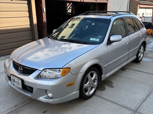 Used 2002 MAZDA Protege5 FWD image 6