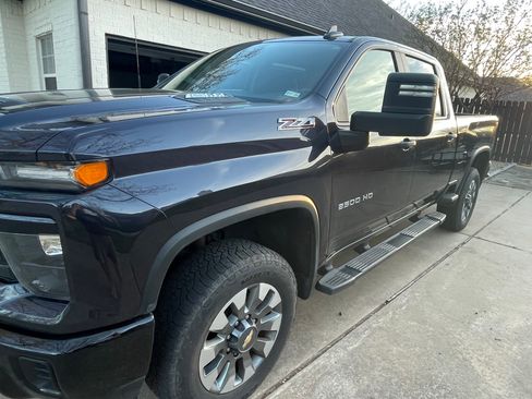 Used 2024 Chevrolet Silverado 2500 Custom w/ Custom Convenience Package image 2