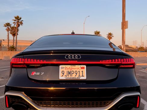 Used 2021 Audi RS 7 Sportback AWD/4WD image 28