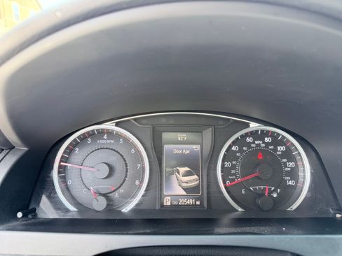 Used 2015 Toyota Camry SE FWD image 9