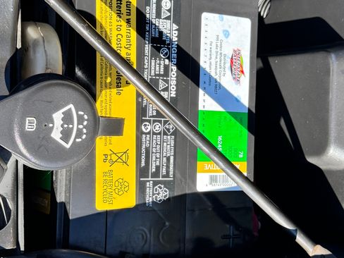 Used 2005 Chevrolet Suburban LT w/ Preferred Equipment Group image 19