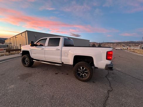 Used 2019 Chevrolet Silverado 2500 LT image 12