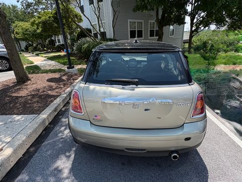 Used 2010 MINI Cooper Hardtop FWD image 5