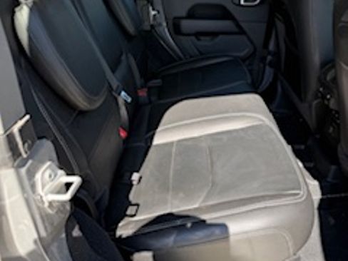 Used 2021 Jeep Wrangler Unlimited Sahara image 22