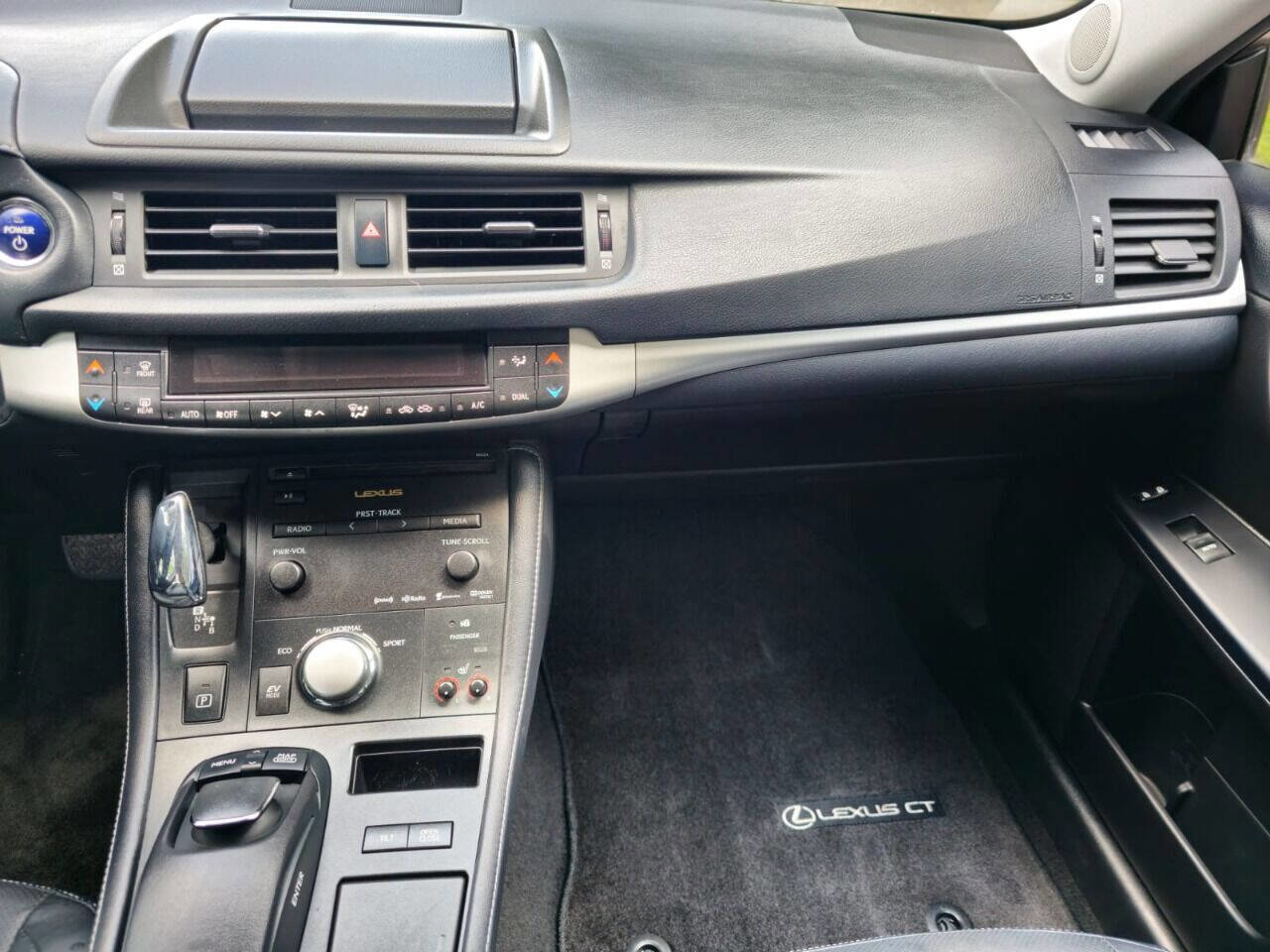 Used 2013 Lexus CT 200h w/ Leather Pkg FWD image 29
