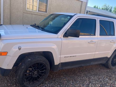 Used 2016 Jeep Patriot Latitude FWD image 8
