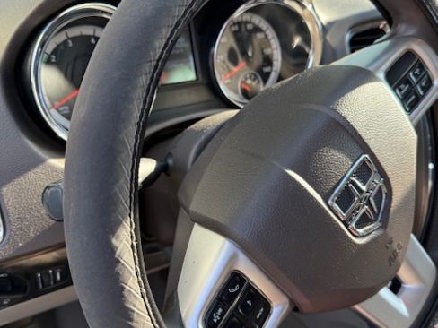 Used 2011 Dodge Durango Crew image 19