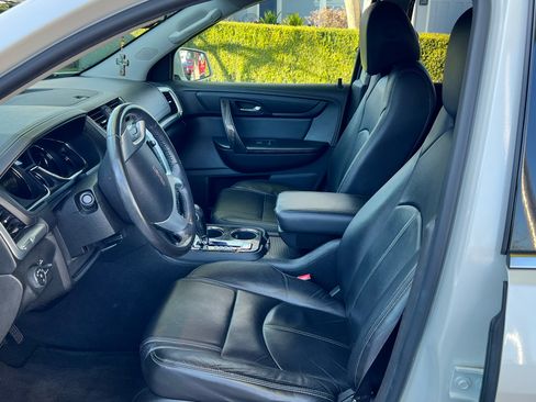 Used 2014 GMC Acadia SLT image 1