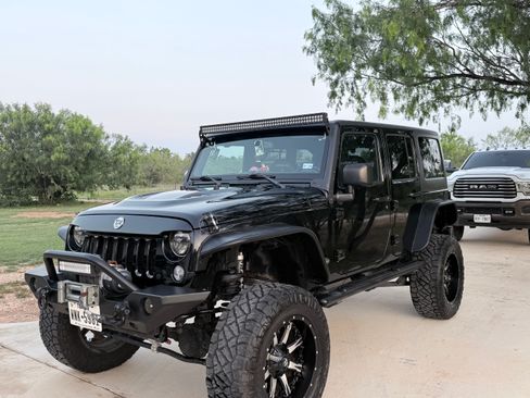 Used 2015 Jeep Wrangler Unlimited Sport w/ Quick Order Package 24S AWD/4WD image 2