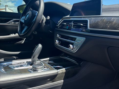 Used 2020 BMW 750i xDrive w/ M Sport Package image 16