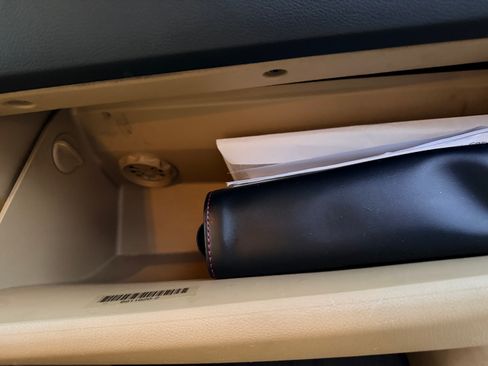 Used 2015 Kia Sedona LX w/ LX Convenience Package image 14