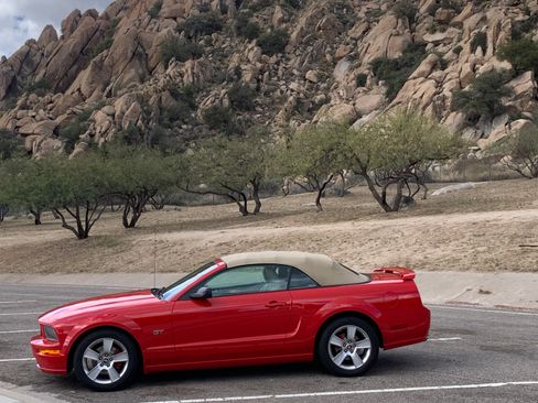 Used 2006 Ford Mustang GT Premium image 16