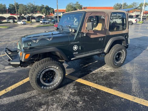 Used 2002 Jeep Wrangler SE image 12