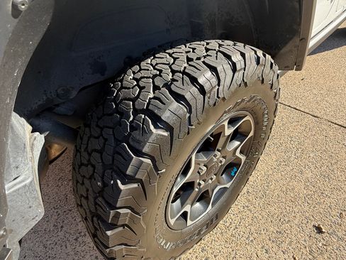 Used 2023 Jeep Wrangler Unlimited Rubicon 4xe w/ Safety Group image 10