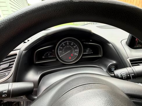 Used 2018 MAZDA MAZDA3 Sport FWD image 6