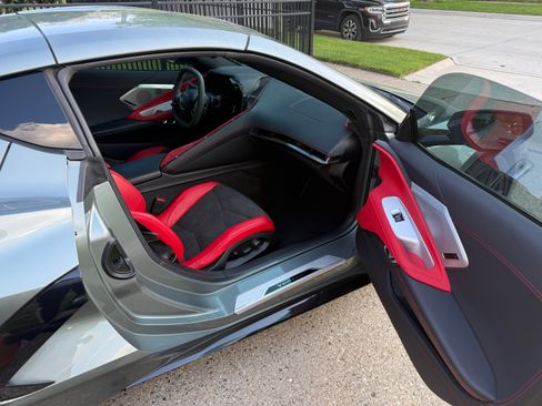 Used 2022 Chevrolet Corvette Stingray Preferred Cpe w/ Z51 Performance Package RWD image 23