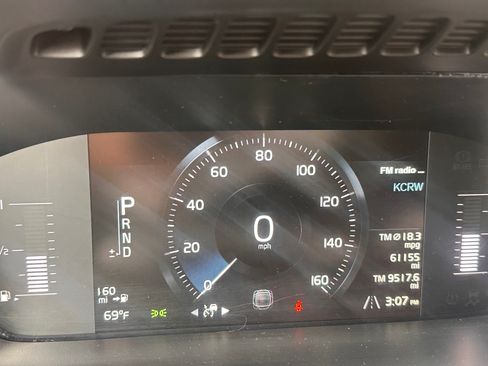 Used 2019 Volvo XC90 T5 Momentum w/ Advanced Package image 10