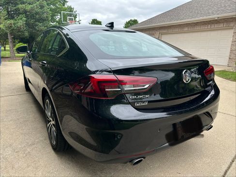 Used 2018 Buick Regal Essence w/ Driver Confidence Package #1 AWD/4WD image 4