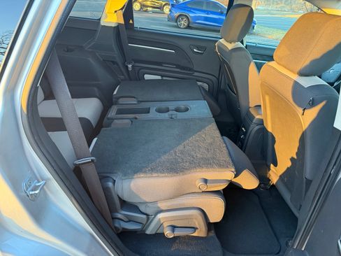 Used 2009 Dodge Journey SXT w/ Rear Seat Video Group image 26