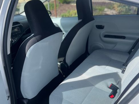 Used 2014 Toyota Prius C One image 10