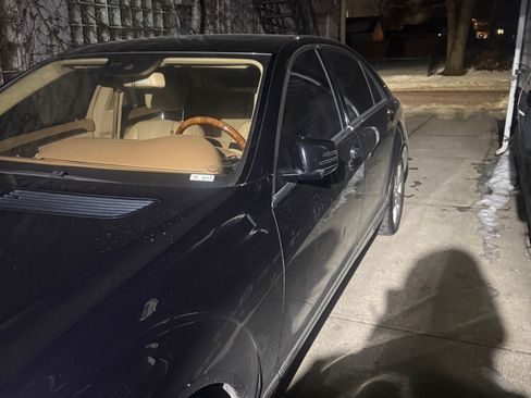 Used 2010 Mercedes-Benz S 550 4MATIC image 1