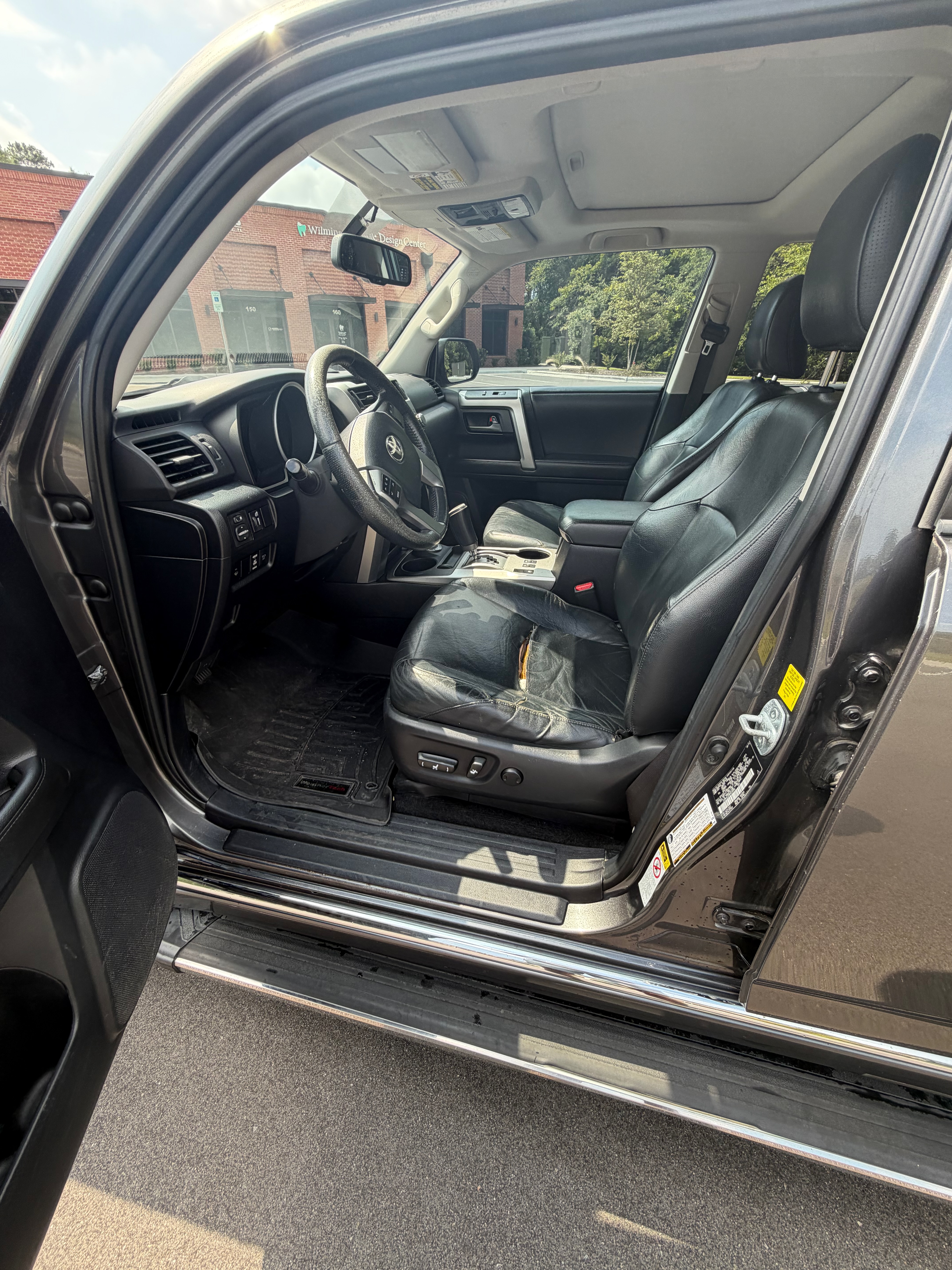 Used 2011 Toyota 4Runner Limited AWD/4WD image 10