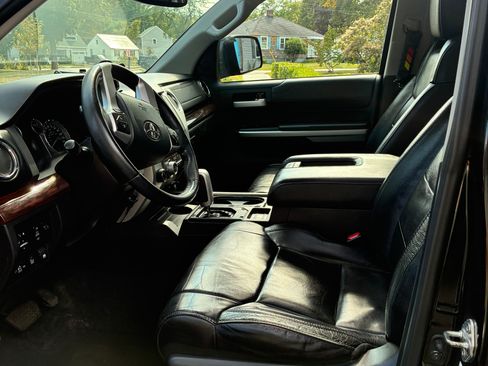 Used 2016 Toyota Tundra Limited w/ Limited Premium Package image 9