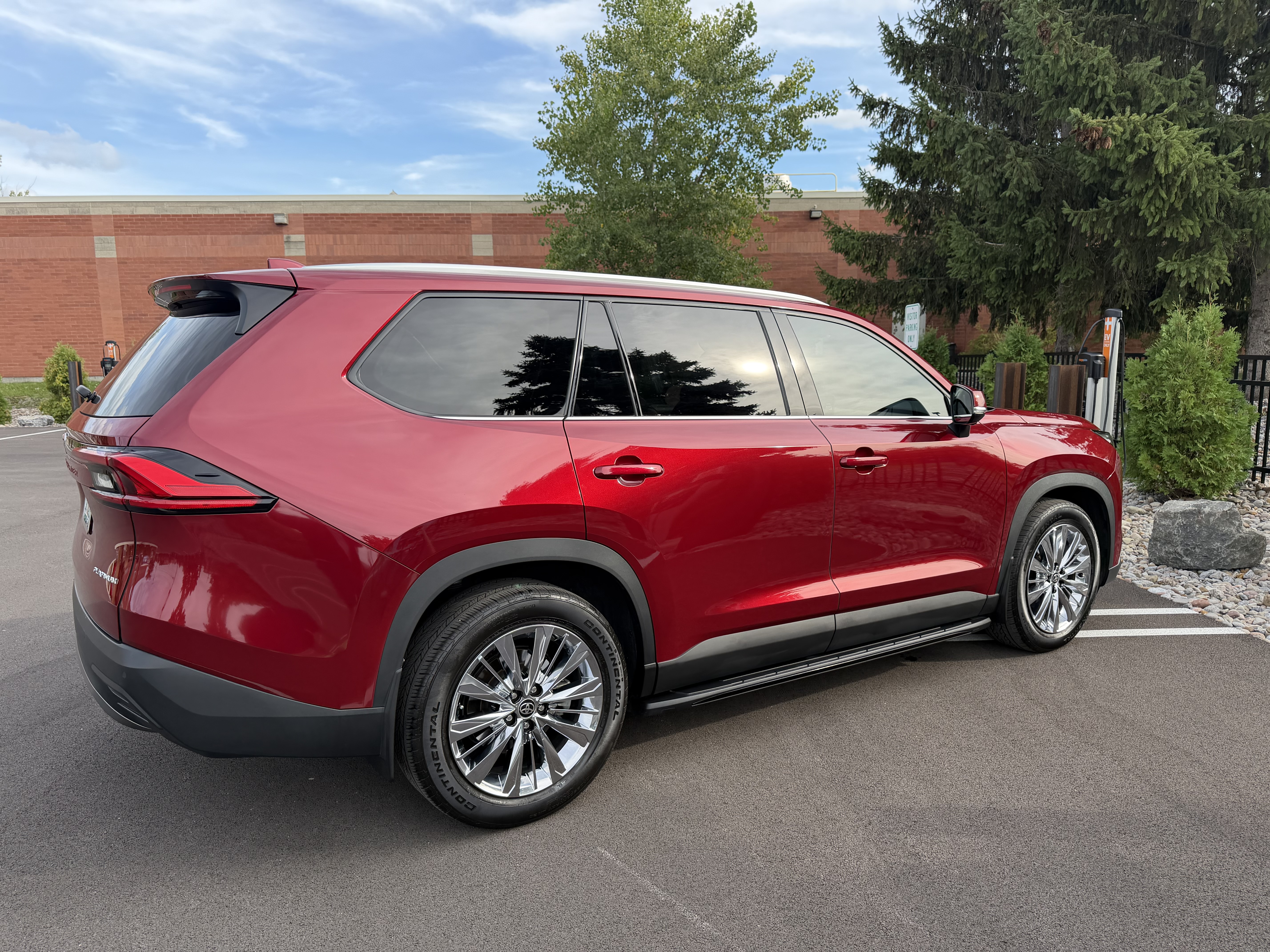 Used 2024 Toyota Grand Highlander AWD image 32