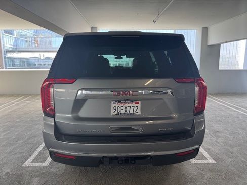 Used 2022 GMC Yukon XL SLT w/ SLT Luxury Package image 6