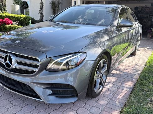 Used 2017 Mercedes-Benz E 300 E 300 Sedan 4D image 4