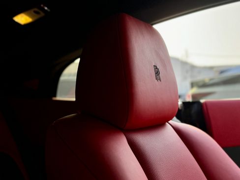 Used 2018 Rolls-Royce Wraith image 13