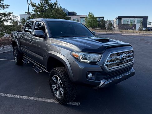 Used 2016 Toyota Tacoma TRD Sport w/ Towing Package AWD/4WD image 2